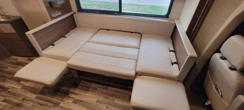 2017 Winnebago Winnebago 24J