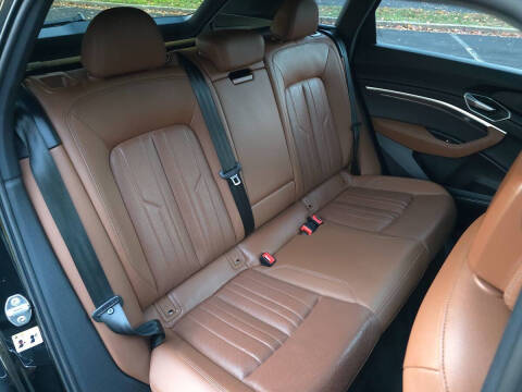 2024 Audi Q8 e-tron quattro Premium Plus