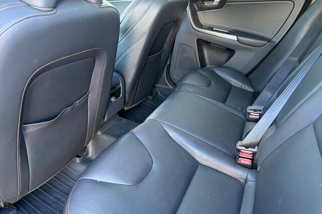 2017 Volvo XC60 T6 Dynamic