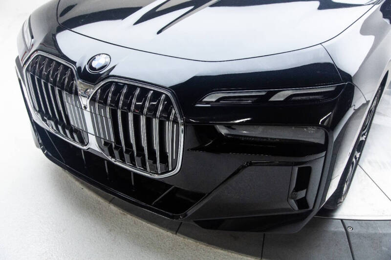 2023 BMW 7 Series 740i