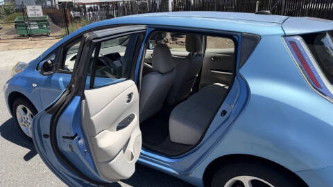 2011 Nissan LEAF SL
