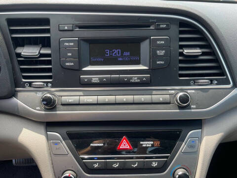 2017 Hyundai Elantra SE