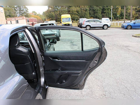 2020 Toyota Camry Hybrid XLE