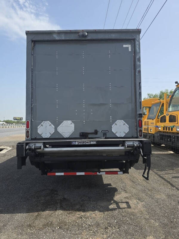 2019 Peterbilt 348