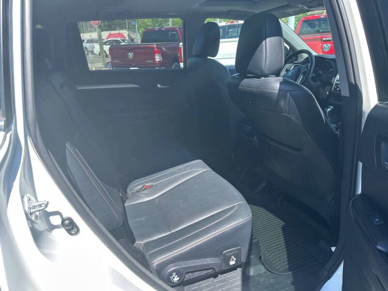 2017 Toyota Highlander SE