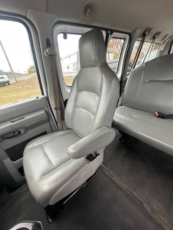 2011 Ford E-Series E-350 SD XL