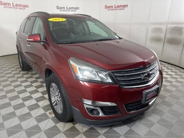 Used 2017 Chevrolet Traverse 2LT with VIN 1GNKRHKDXHJ303572 for sale in Bloomington, IL