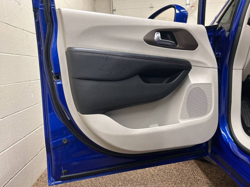 2019 Chrysler Pacifica Touring L Plus