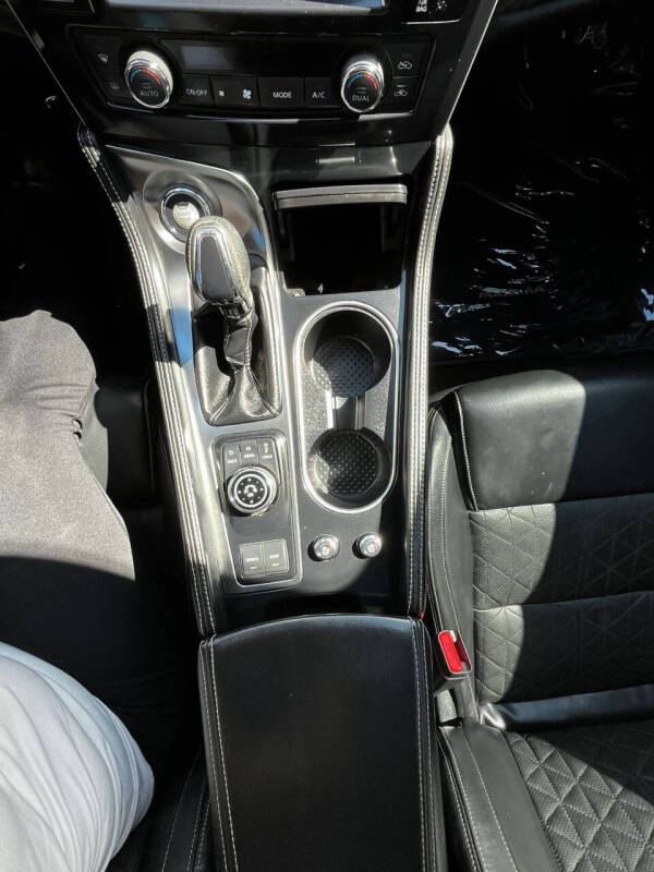 2017 Nissan Maxima Platinum