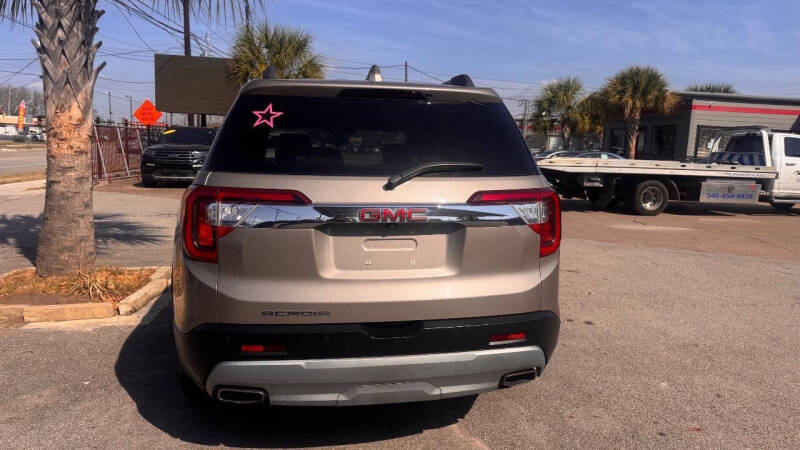2022 GMC Acadia SLE