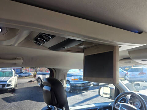 2013 Chrysler Town and Country Touring