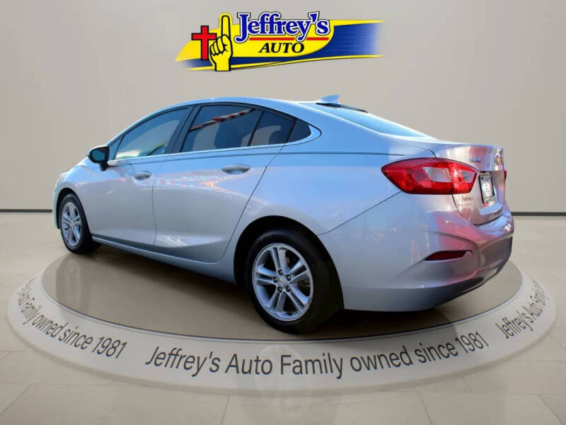 2017 Chevrolet Cruze LT Auto