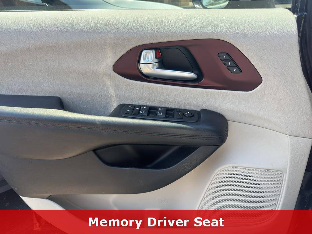 2020 Chrysler Pacifica 40