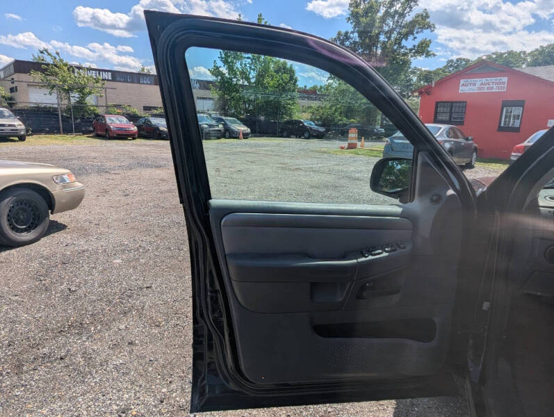2004 Ford Explorer XLT