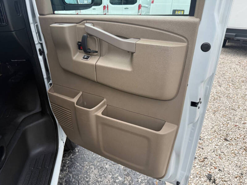 2023 Chevrolet Express 2500