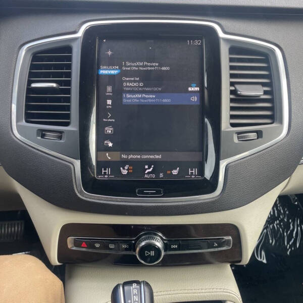 2019 Volvo XC90 T6 Momentum