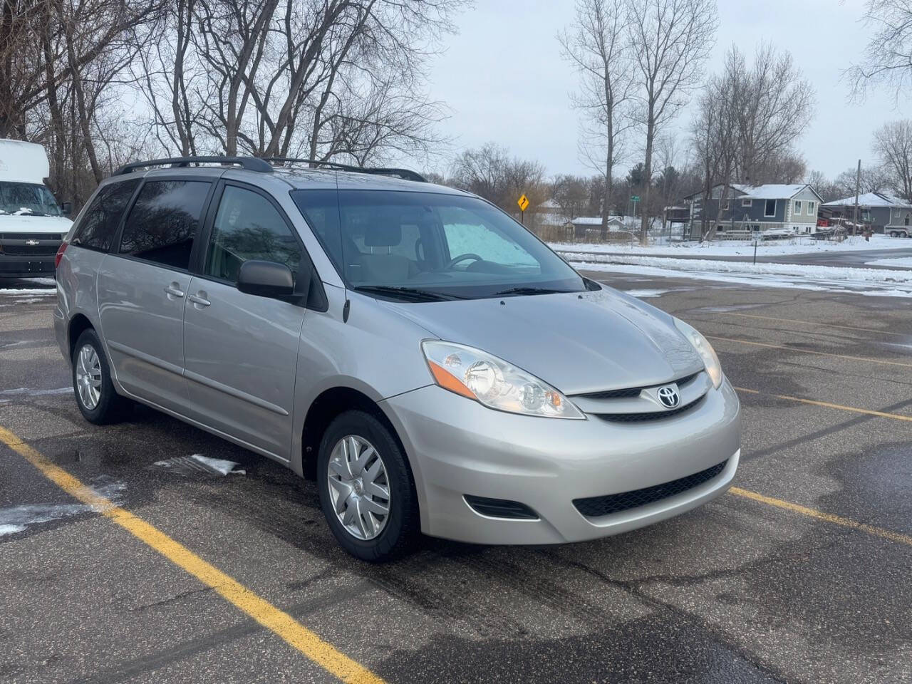 2007 Toyota Sienna for sale at LUXURY IMPORTS AUTO SALES INC in Ham Lake, MN