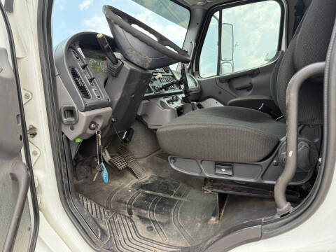 2011 Freightliner M2 106