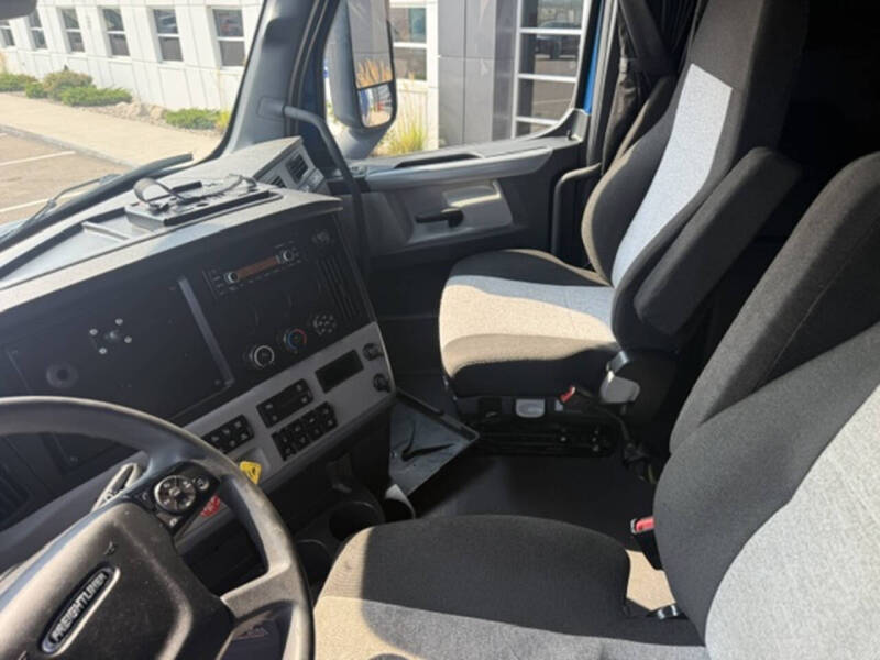 2021 Freightliner Cascadia