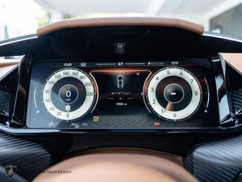 2025 Aston Martin Vanquish