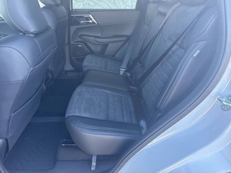 2026 Mitsubishi Outlander LE