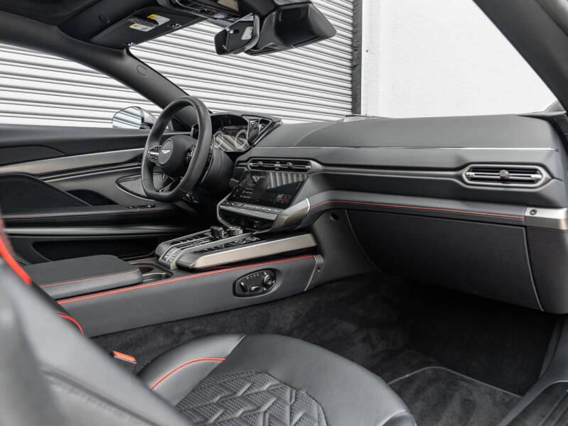 2025 Aston Martin Vanquish