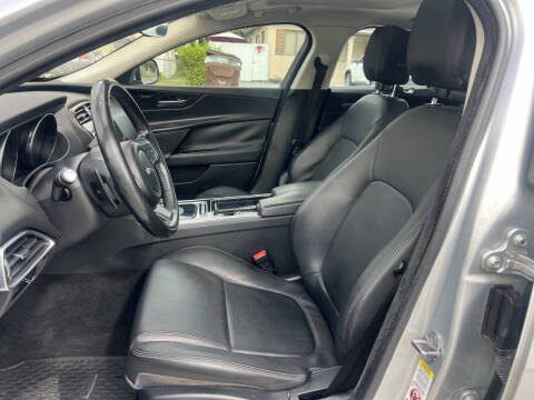 2019 Jaguar XE 25t Premium