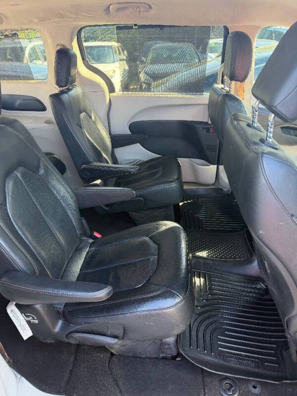 2020 Chrysler Pacifica Touring L