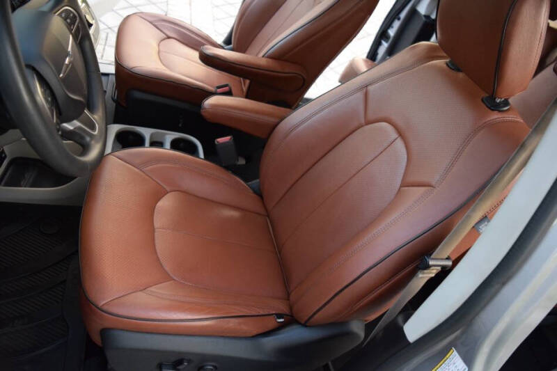 2017 Chrysler Pacifica Touring