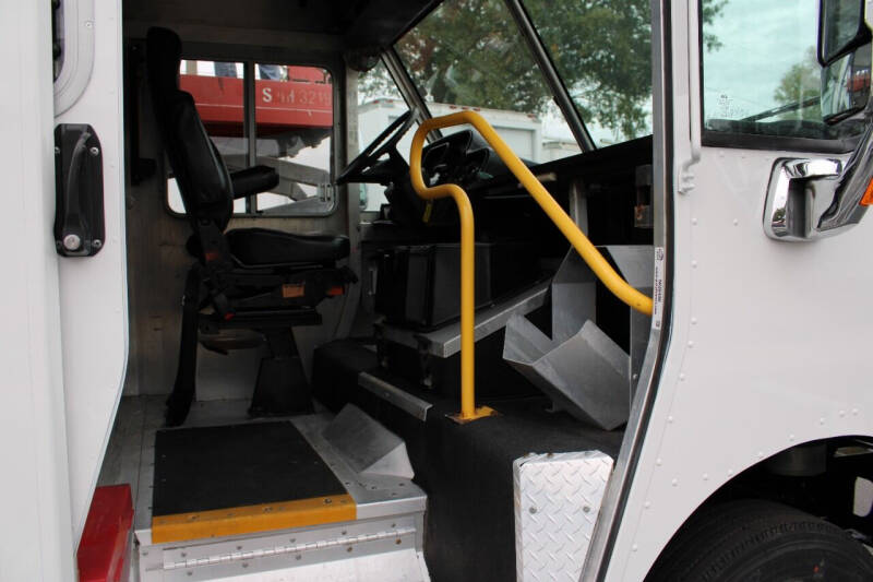 2017 Freightliner MT45 Chassis