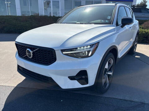 2026 Volvo XC40 B5 Plus