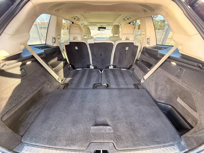 2018 Volvo XC90 T6 Momentum