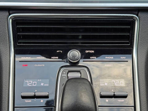 2018 Porsche Panamera 4