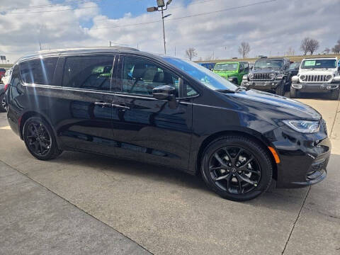2026 Chrysler Pacifica Select
