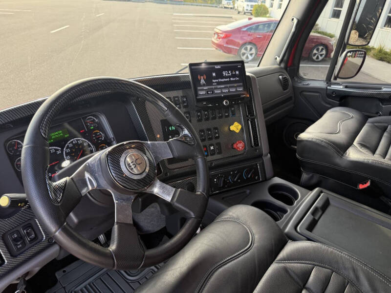 2023 Freightliner M2 106