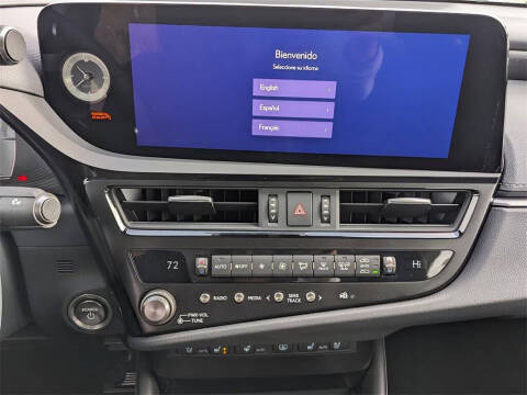 2025 Lexus ES 300h Luxury