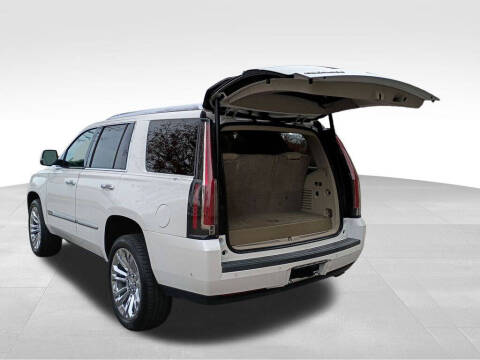 2018 Cadillac Escalade Luxury