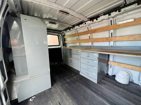 2017 GMC Savana 2500