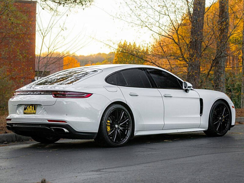 2017 Porsche Panamera 4