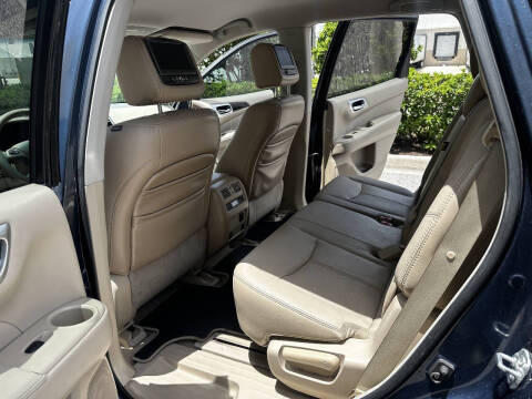 2013 Nissan Pathfinder Platinum