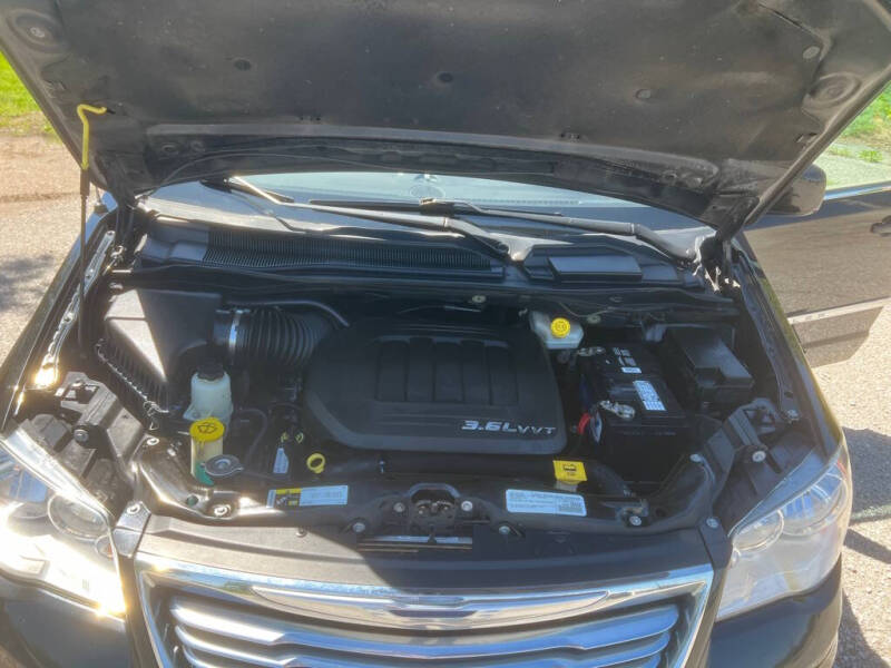 2016 Chrysler Town and Country Touring