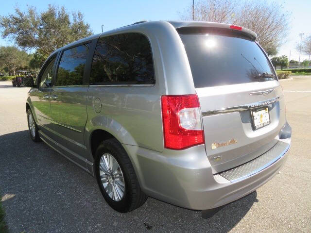 2013 Chrysler Town and Country Limited