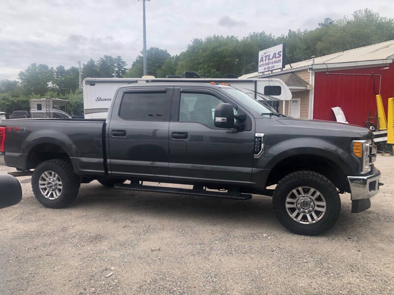 2017 Ford F-250 Super Duty XLT photo 2