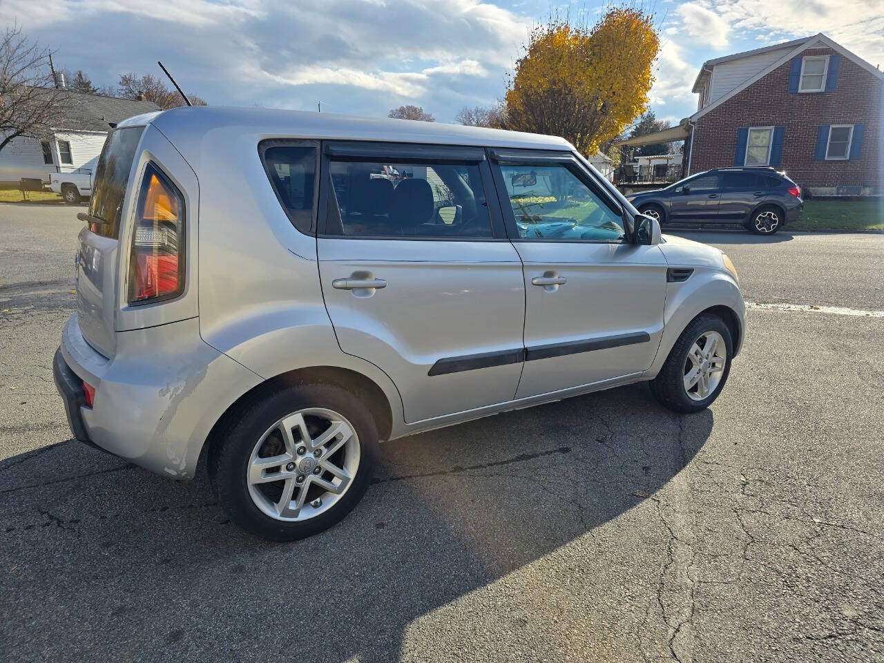 2011 Kia Soul for sale at QUEENSGATE AUTO SALES in York, PA