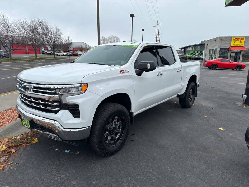 2022 Chevrolet Silverado 1500 LTZ photo 2