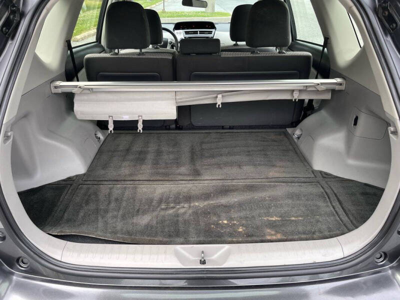 2016 Toyota Prius v Two