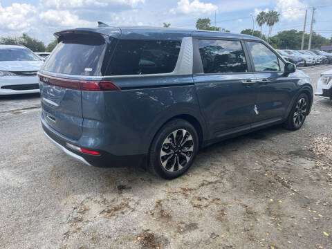 2024 Kia Carnival EX