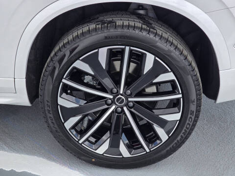 2025 Volvo XC90 B6 Ultra Bright Theme 7P