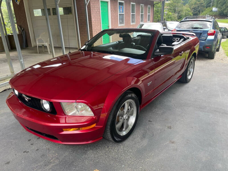 2005 Ford Mustang for sale at R C MOTORS in Vilas NC