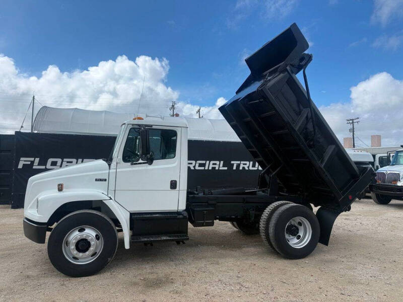 2002 Freightliner FL70